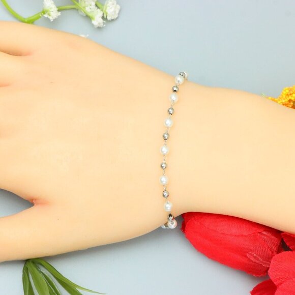 "Elegant & Trendy Bracelet, A Perfect Gift for Women, Thoughtful, EVCH1161 - Picture 2 of 8